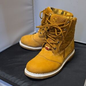South Pole Tan Suede Boys Or Womens Boots Boys Size 5 / Womens Size 6.5